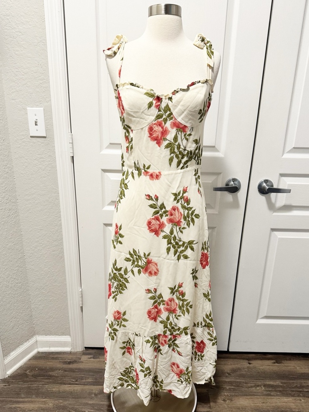 Reformation Nikita Dress in Jolie Floral Rose Print - Picture 2 of 13